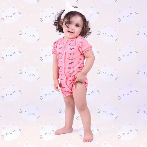 رامپر پنبه دخترانه طرح میو مناسب برای سایز نوزاد تا سه سالگی رنگ بندی مطابقه تصاویر محصول