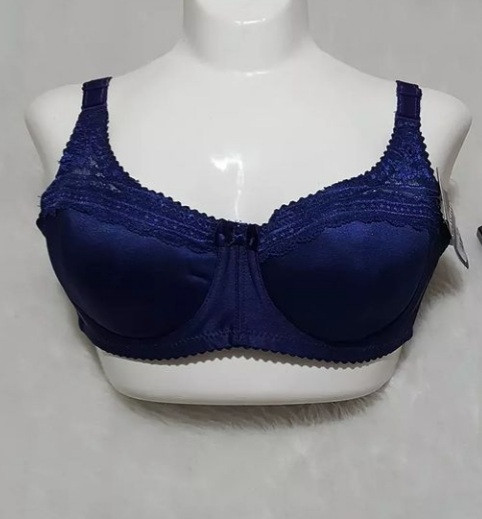 سوتین آوینا دارای یه لایه استری زیر کار فنردار بالای کار یه نوار نازک گیپور دار دوقزنه