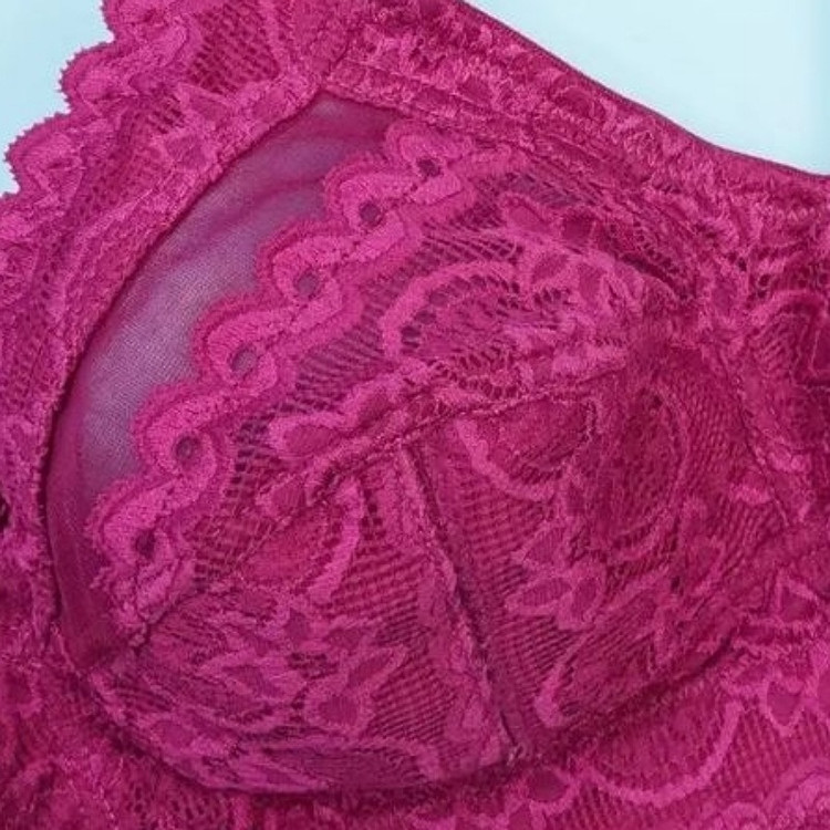 سوتین کش مخفی ایزابلا کد۱۰۲۰ سایز۷۵تا۹۰ جنس دانتل زیر نخ