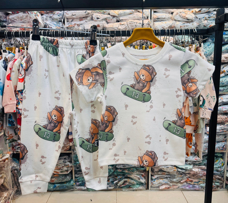 خرید لباس راحتی بچگانه جنس پنبه چاپ خرس اسکیتی سایزبندی موجود 35 و 45 مناسب 1-2 و 3-4 سال