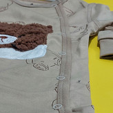 سرهمی پسرانه نوزادی جنس پنبه طرح گلدوزی تدی بغل دکمه دار مناسب نوزاد تا 24 ماهگی قهوه ای