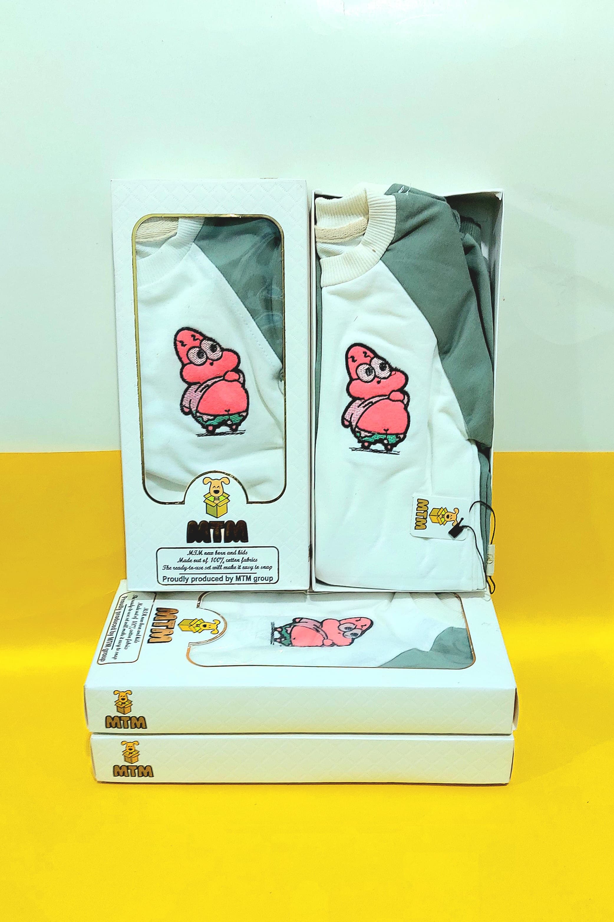 بلوز و شلوار دورس پنبه آستین رگلان طرح پاتریک مناسب برای نوزاد تا 18 ماهگی رنگبندی دارد