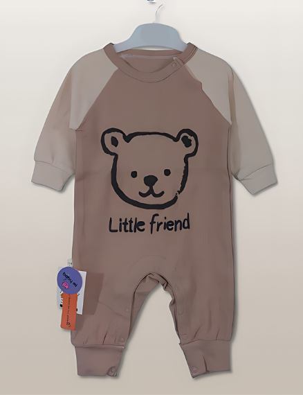 سرهمی جنس پنبه بیسکوییتی طرح Little friend مناسب بدو تولد تا دوسال رنگبندی موجود کرم قهوه