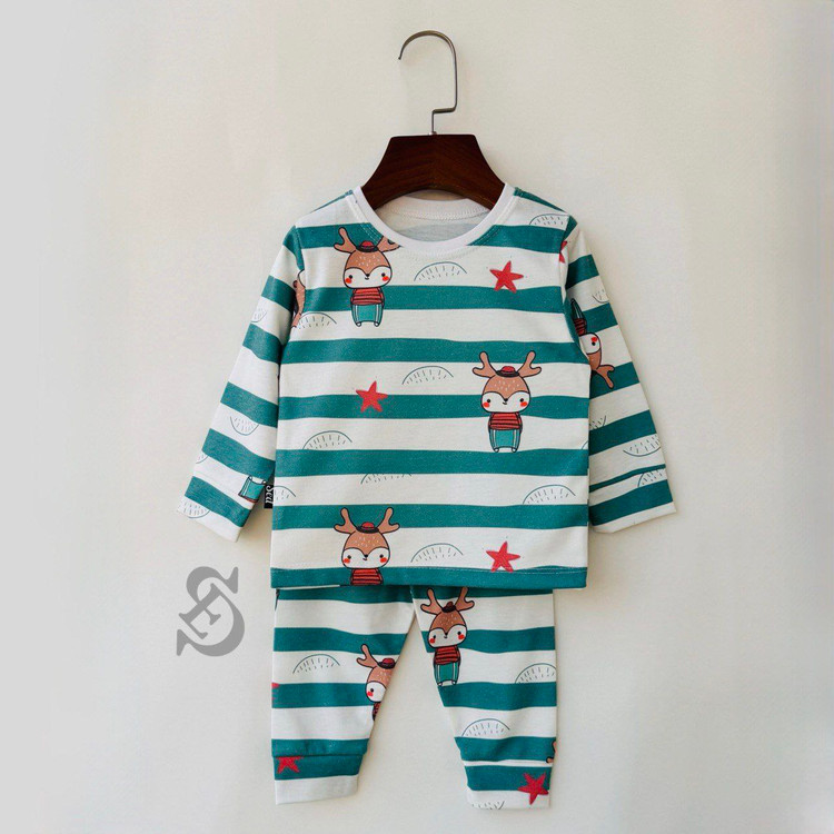 آستین بلند شلوار راحتی بچگونه جنس پنبه چاپ گوزن راه راه سایزبندی 1 تا 6 سال رنگبندی ندارد