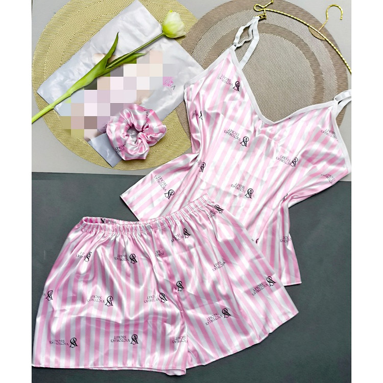 ست لباس خواب نیم تنه شورتک صورتی راهراه