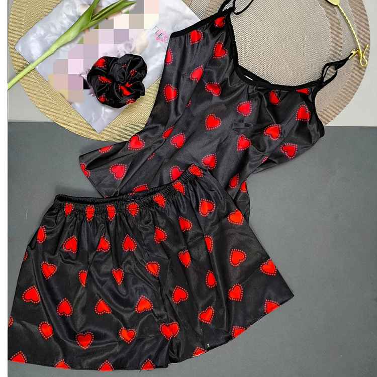 ست لباس خواب نیم تنه شورتک مشکی قرمز قلب