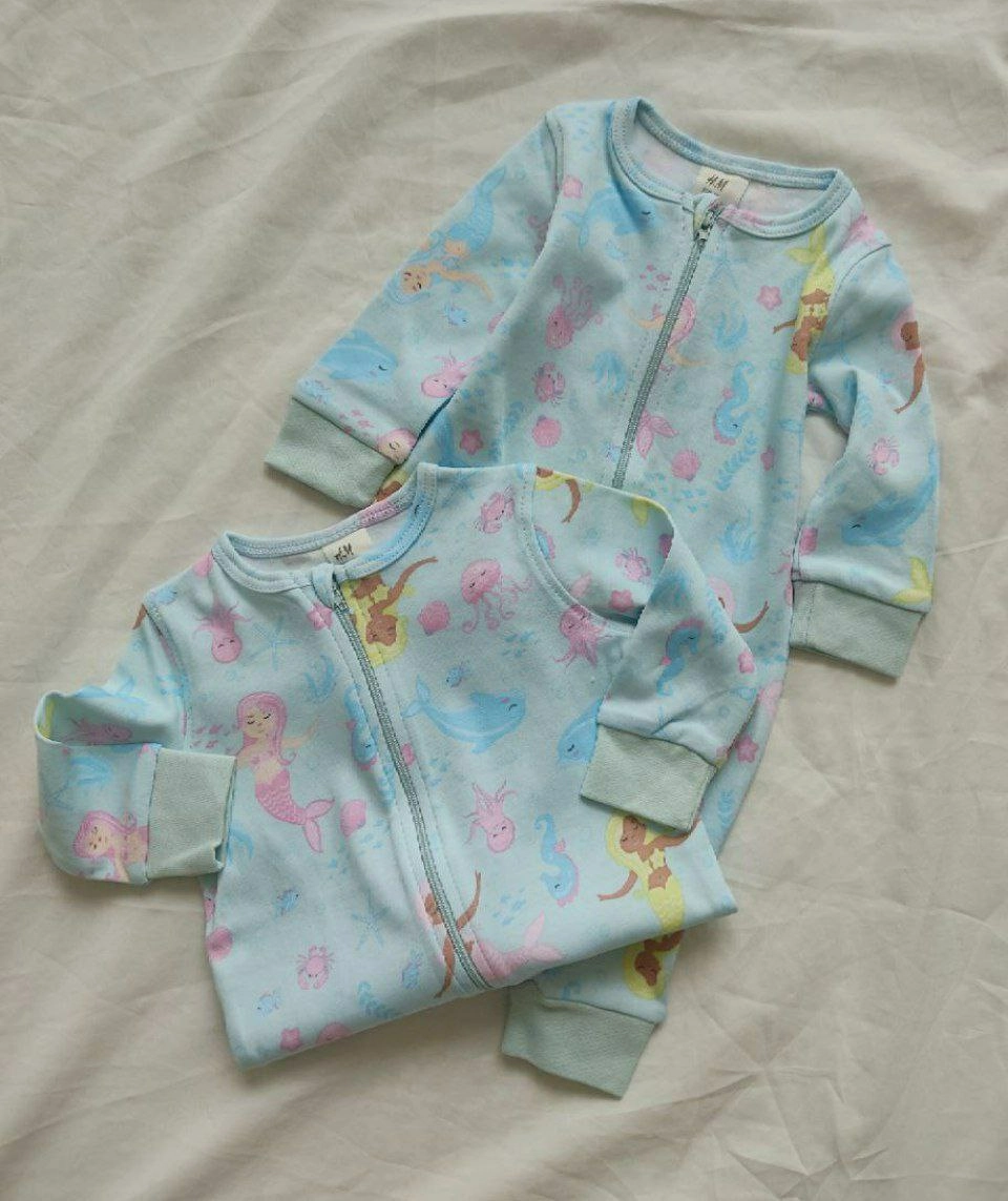 خرید سرهمی زیپی نوزاد بدو تولد تا 3 سالگی طرح پری دریایی از برند h&m رنگ آبی آسمانی جاپدار