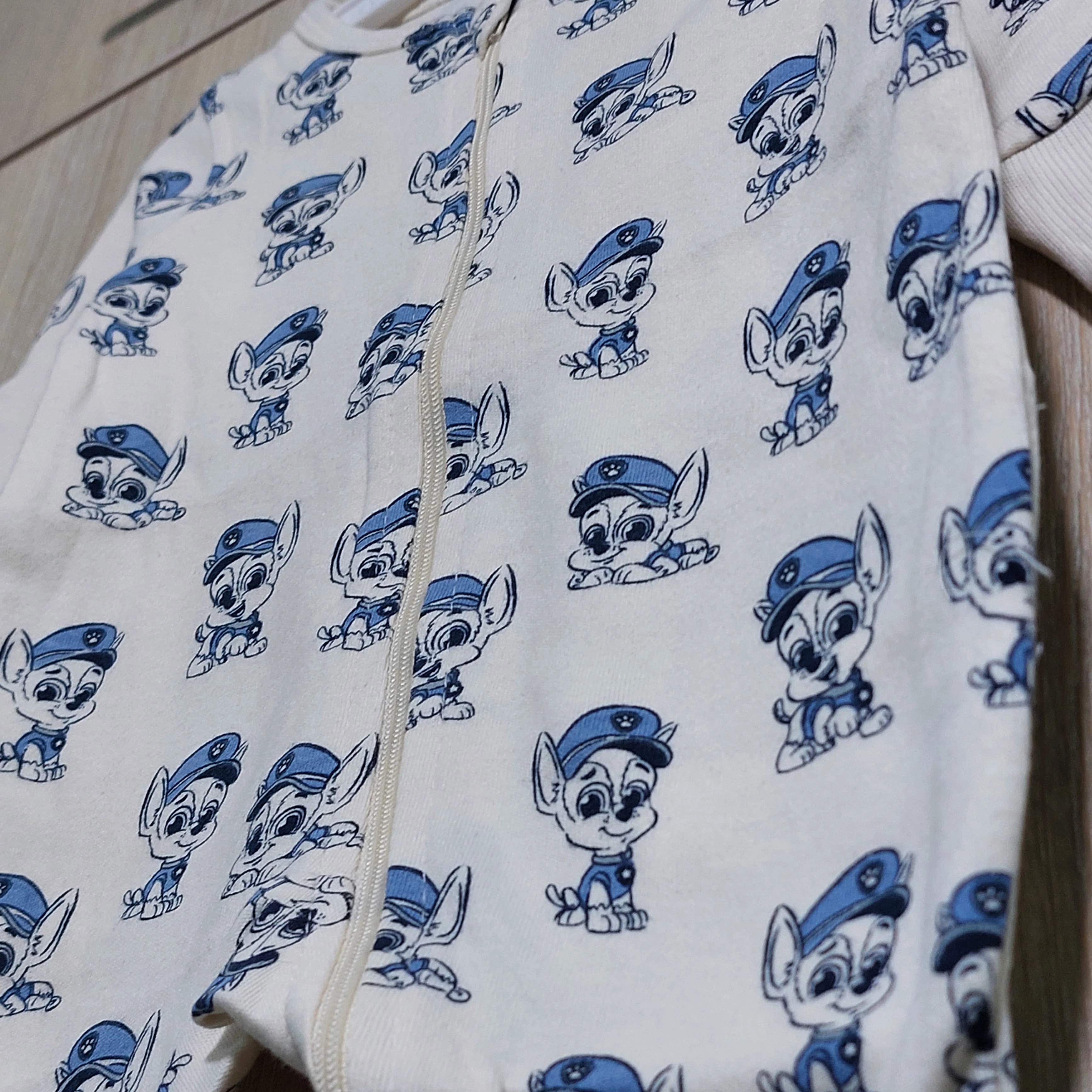 خرید سرهمی زیپی سگهای نگهبان از برند h&m مناسب نوزاد بدو تولد تا 3 سالگی رنگبندی ندارد