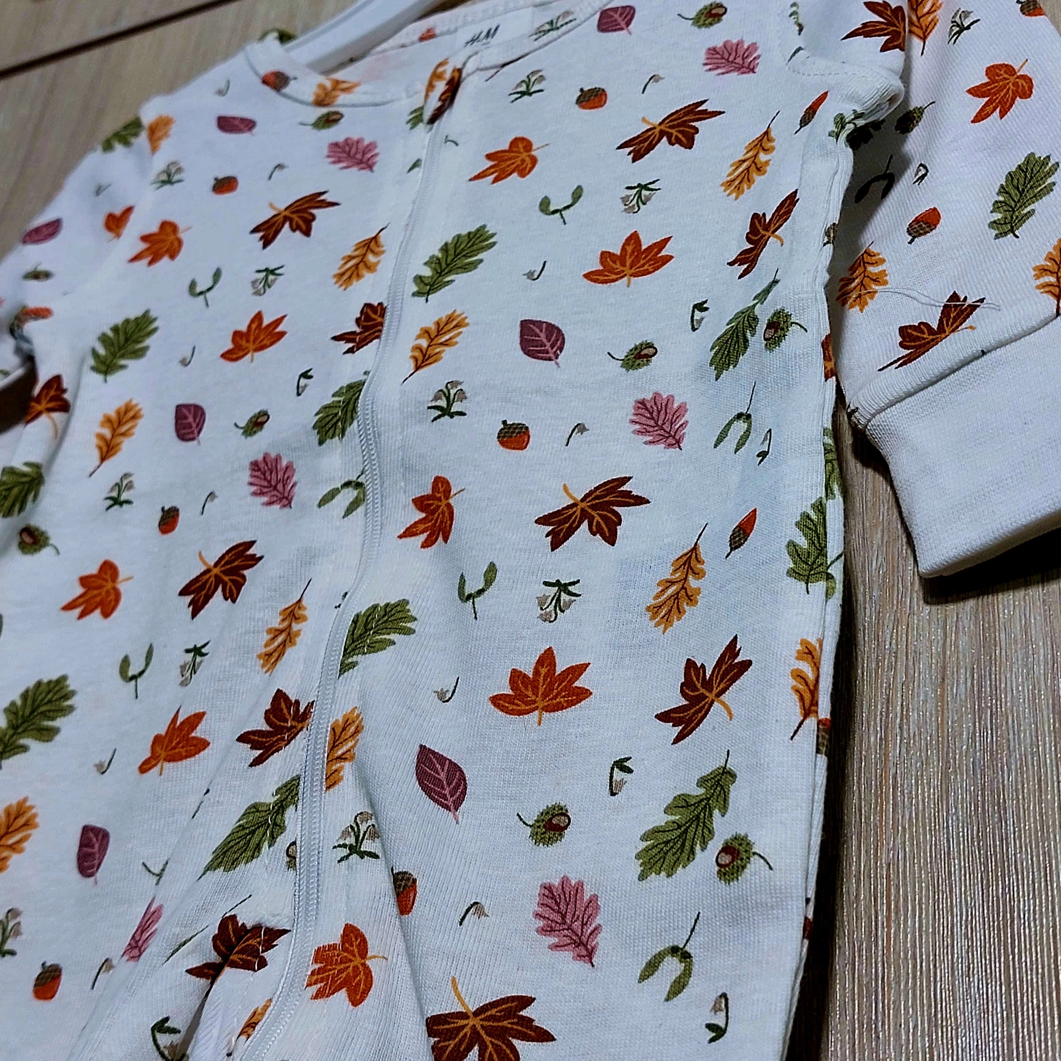 خرید سرهمی زیپی نخی برگ ریزون از برند h&m مناسب نوزاد بدو تولد تا 3 سالگی رنگبندی ندارد