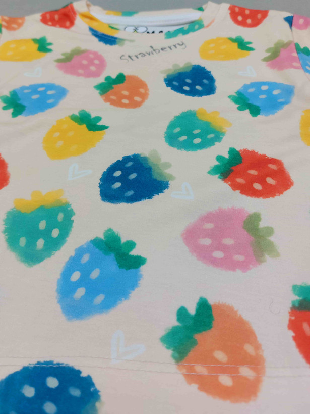 خرید تیشرت و شلوارک پنبه راحتی بچگونه طرح توت فرنگی سایزبندی 35 الی 60 مناسب 1 تا 8 سالگی