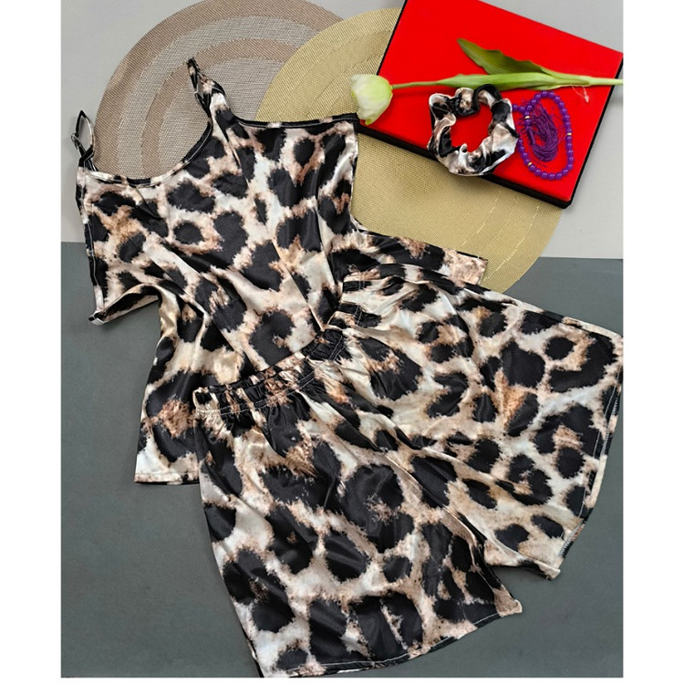 کراپ شورتک پلنگی