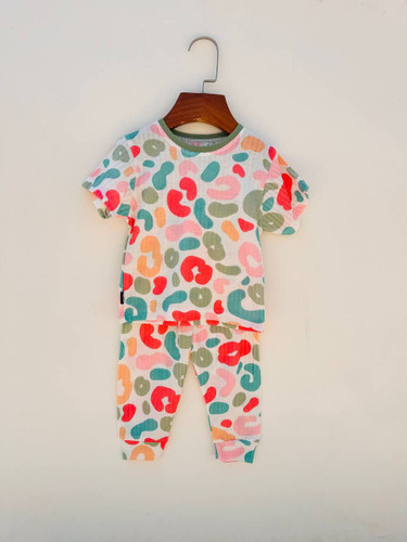 خرید تیشرت و شلوار خنک راحتی پارچه ریلی طرح آبرنگی مناسب سنین 1 تا 7 سال سایزبندی 35 تا 55