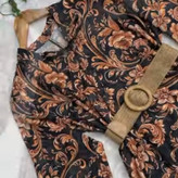 ساحلی گل دار زمینه مشکی گل قرمز