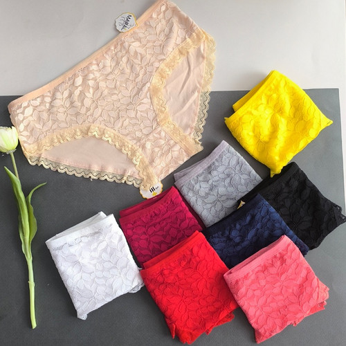 شورت دانتل پشت نخ کرم