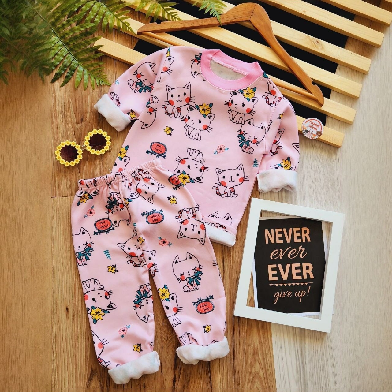 خرید بلوز و شلوار نرمالو | پنبه داخل کرکدار وارداتی گوانگجو | طرح گربه مناسب 3 تا 6 سالگی