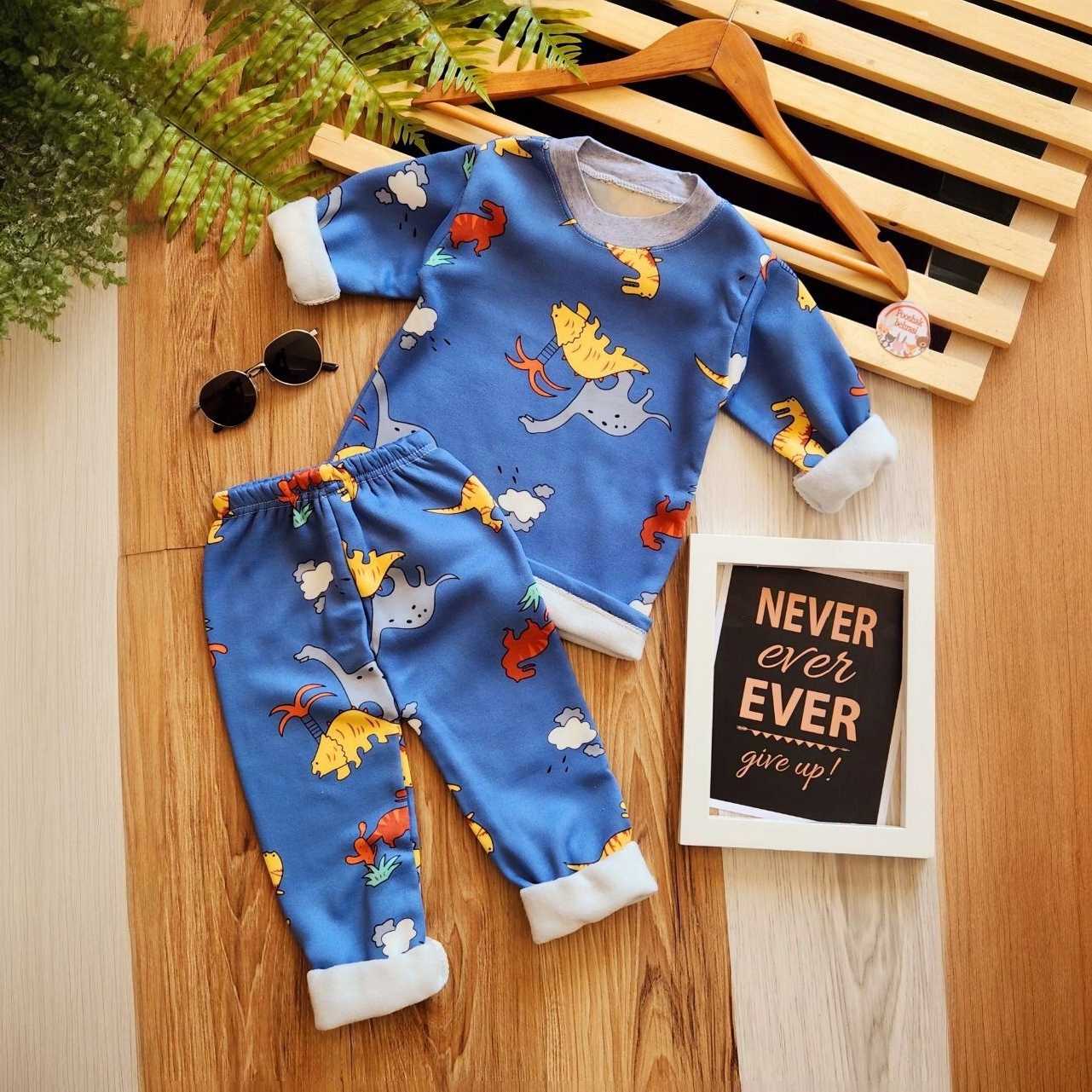 خرید بلوز و شلوار نرمالو | پنبه داخل کرکدار وارداتی گوانگجو | طرح دایناسور مناسب 3 تا 6 سالگی