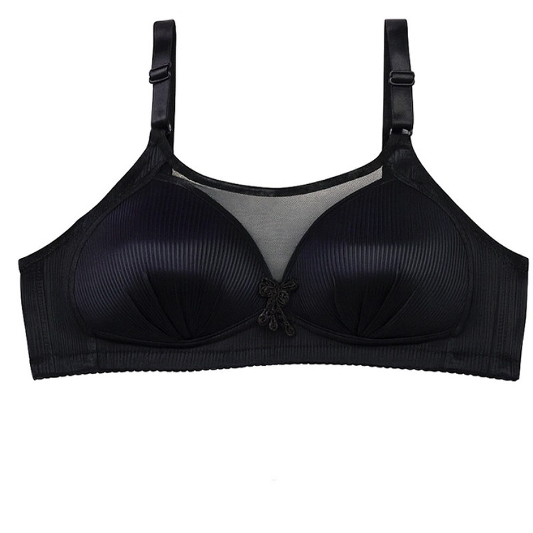 سوتین اسفنجی زیر کتی مکی