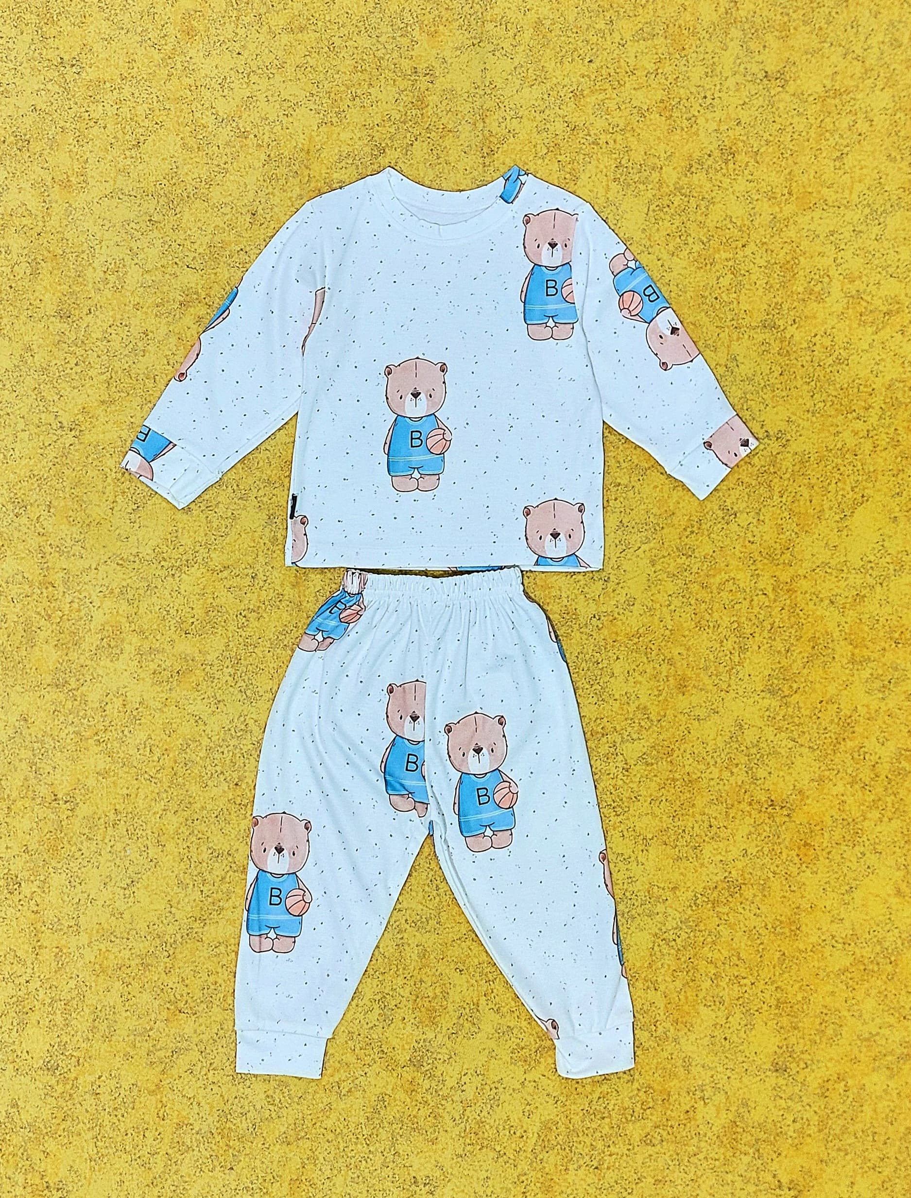 خرید لباس راحتی یونیسکس بچگانه چاپ تدی در سایزبندی 35 تا 50 مناسب برای کودکان 1 تا 6 سالگی