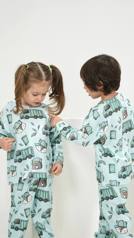 خرید لباس راحتی مادر و کودک جنس پنبه چاپ کامیون مناسب سنین 1.5 تا 8 سال و سایز free مناسب 36 تا 48