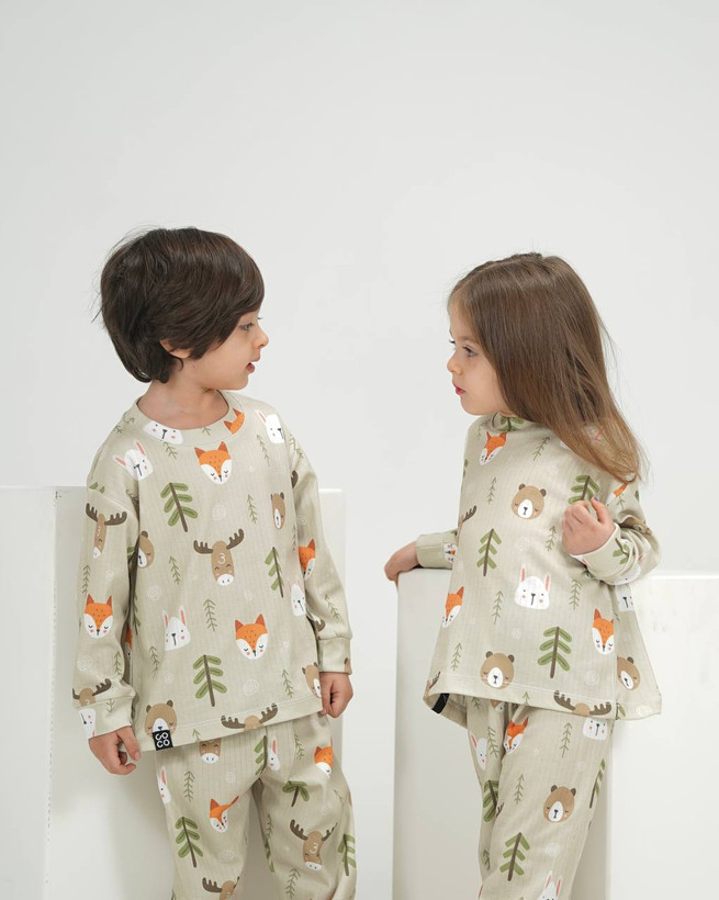 خرید لباس راحتی مادر و کودک جنس پنبه چاپ حیوانات سبز مناسب سنین 1.5 تا 8 سال و سایز free مناسب 36 تا 48