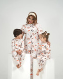 خرید لباس راحتی مادر و کودک جنس پنبه چاپ حیوانات کرمی مناسب سنین 1.5 تا 8 سال و سایز free مناسب 36 تا 48