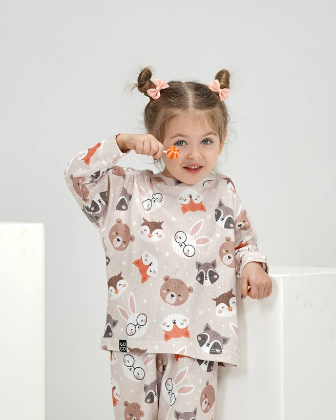 خرید لباس راحتی مادر و کودک جنس پنبه چاپ حیوانات کرمی مناسب سنین 1.5 تا 8 سال و سایز free مناسب 36 تا 48