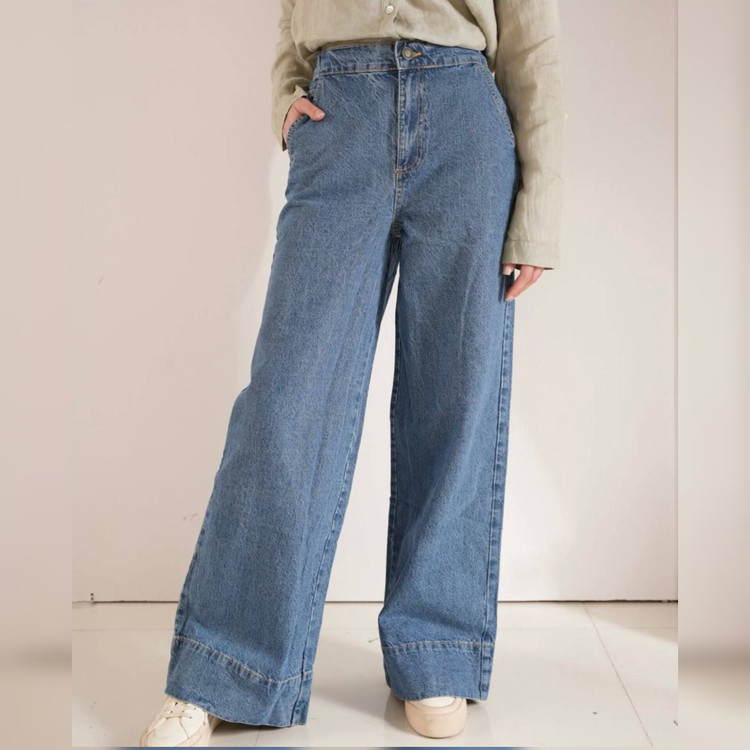 شلوار جین کاغذی کمر کشی فول بگ زنانه برند Primark محصول انگلیس مناسب سایز 36 تا 46