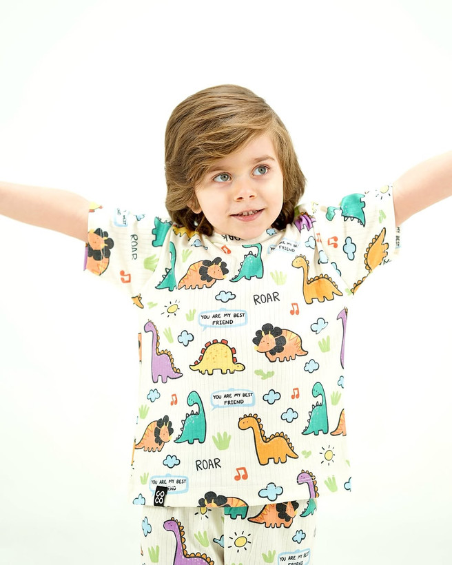 خرید لباس راحتی مادر و کودک جنس پنبه چاپ دایناسوری مناسب سنین 1.5 تا 8 سال و سایز free مناسب 36 تا 48