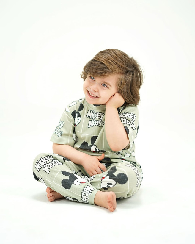 خرید لباس راحتی مادر و کودک جنس پنبه چاپ میکی مناسب سنین 1.5 تا 8 سال و سایز free مناسب 36 تا 48