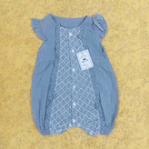 خرید رامپر لینن پنبه دخترانه طرح خامه دوزی از برند بی بی لایف مناسب سنین 6 الی 24 ماهگی