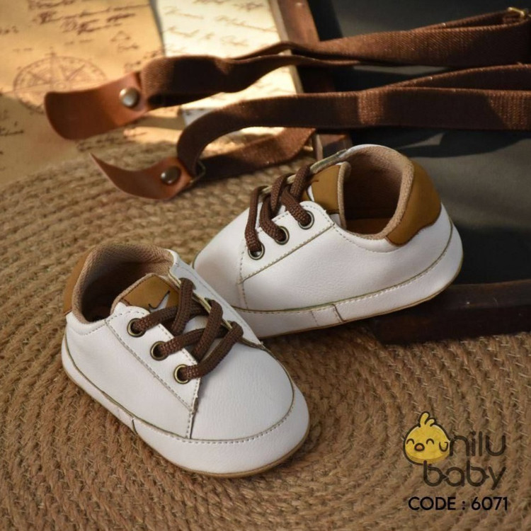 خرید اینترنتی پاپوش نوزادی کتونی ونس Vans سایز نوزاد تا 18 ماهگی (10.5 تا 12.5 سانتیمتر)