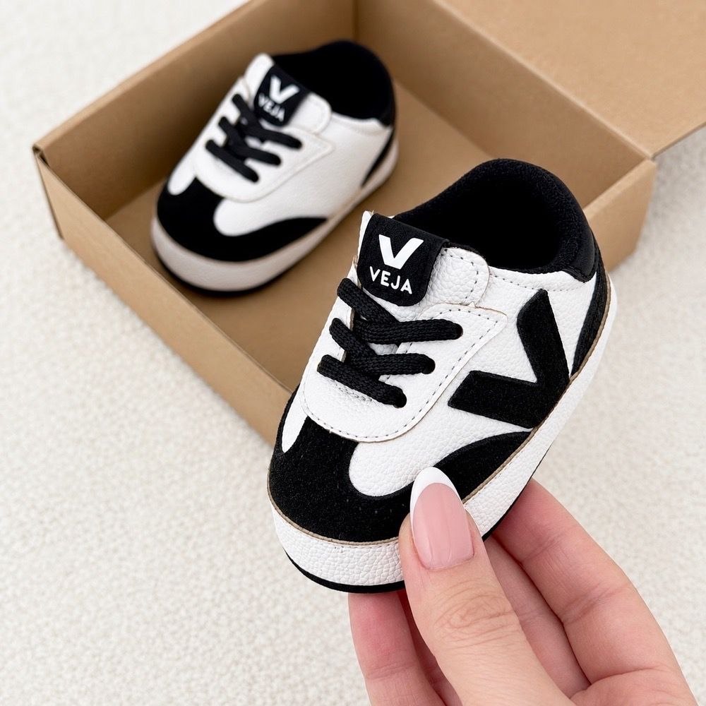 خرید اینترنتی پاپوش نوزادی کتونی ونس Vans veja مشکی سایز نوزاد تا 18 ماهگی (10.5 تا 12.5 سانتیمتر)